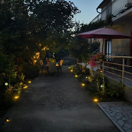 Apartmani Jadranka Vodice Bagian luar foto
