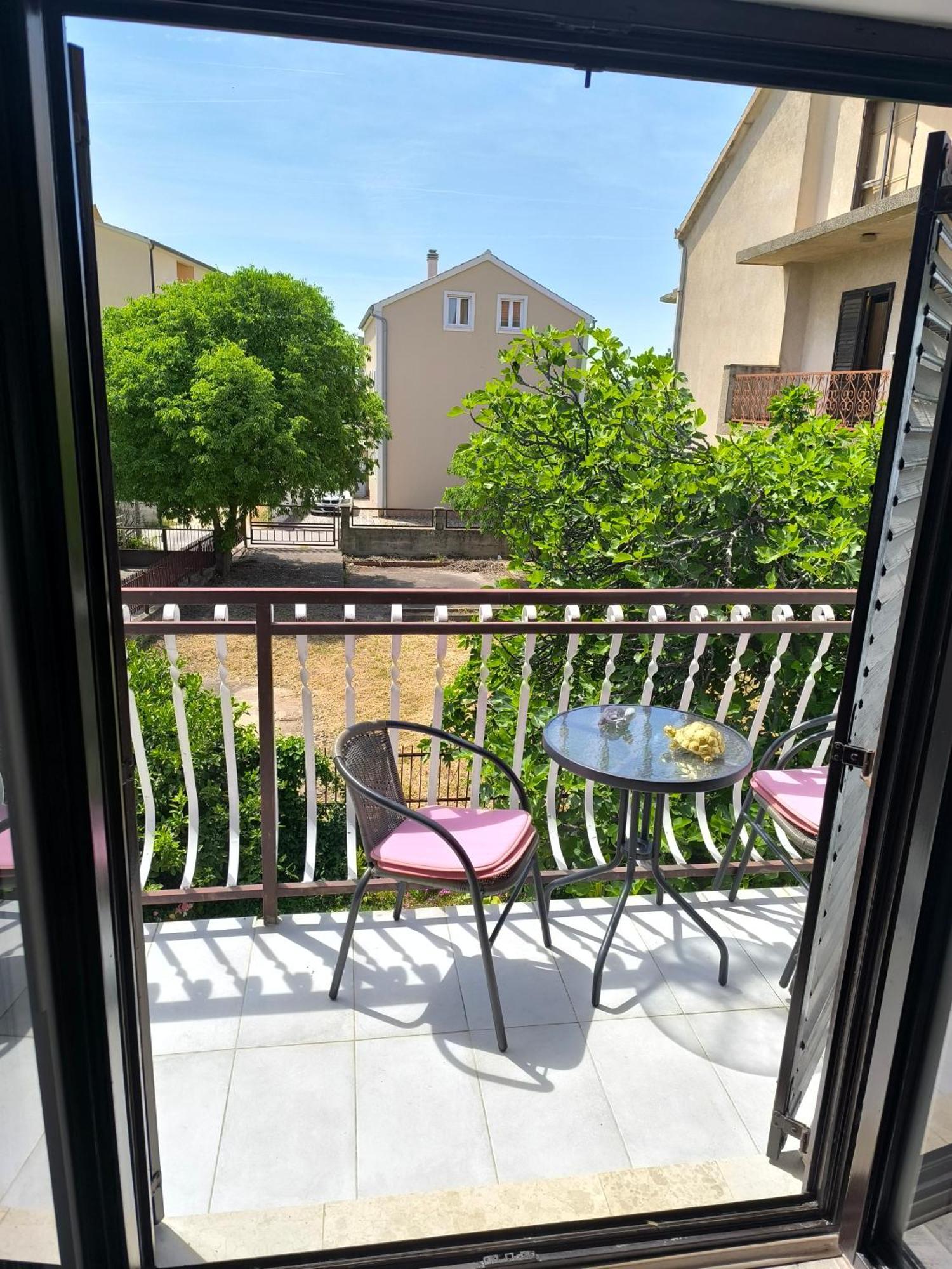 Apartmani Jadranka Vodice Ruang foto