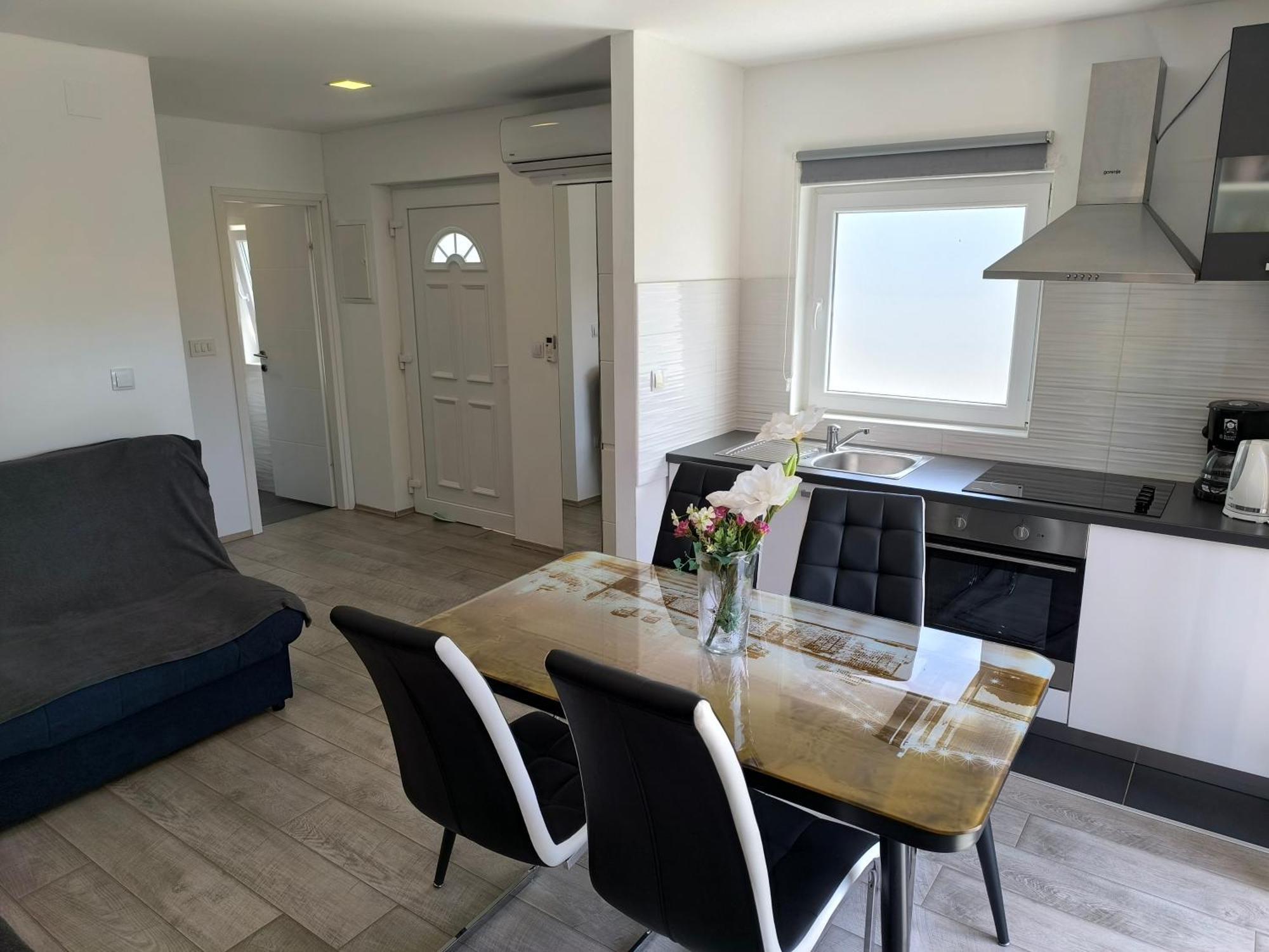 Apartmani Jadranka Vodice Ruang foto