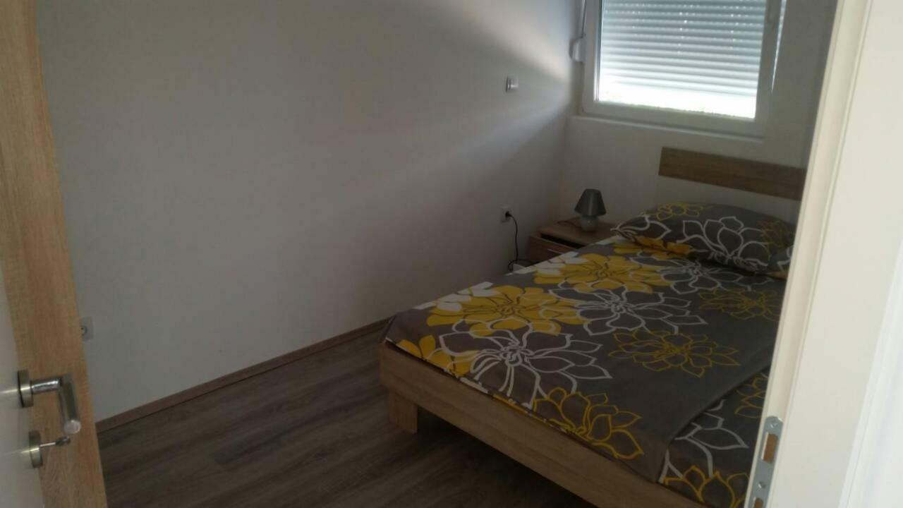 Apartmani Jadranka Vodice Bagian luar foto