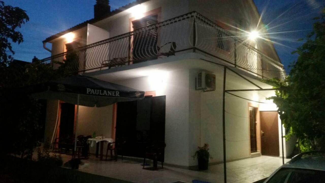 Apartmani Jadranka Vodice Bagian luar foto