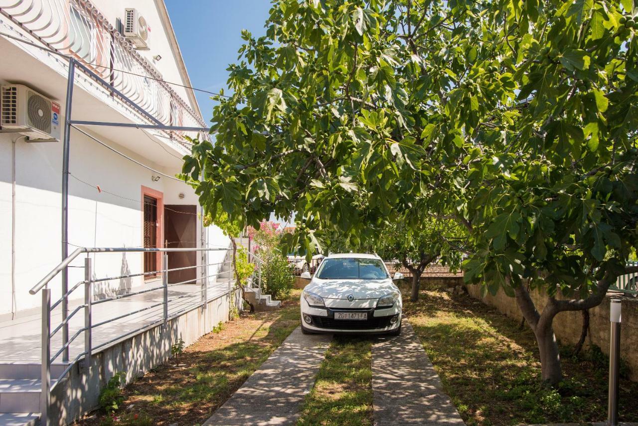 Apartmani Jadranka Vodice Bagian luar foto